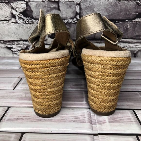 Clarks Collection Bronze Gold Leather Strap Wedges Sandals Women Sz 8.5M US/39.5 - Picture 10 of 16